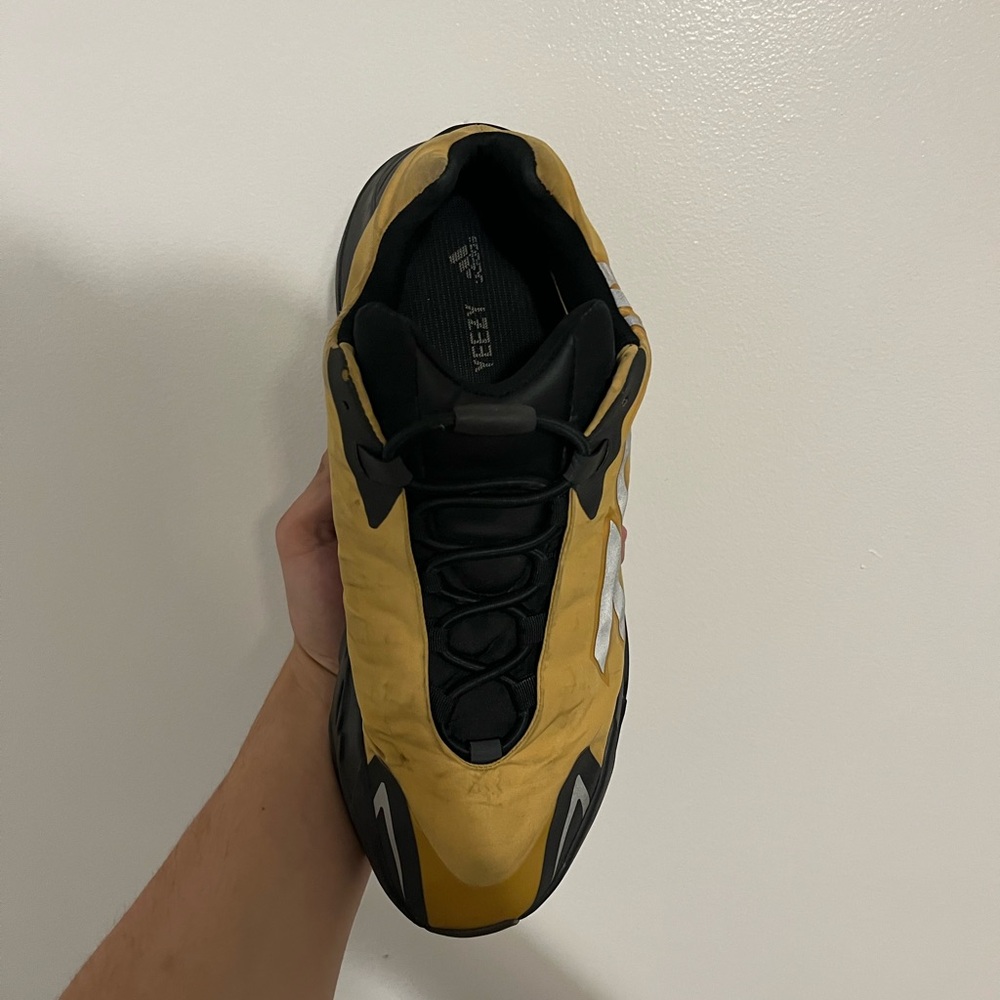 YEEZY 700 HONEY FLUX MNVN SIZE 12.5